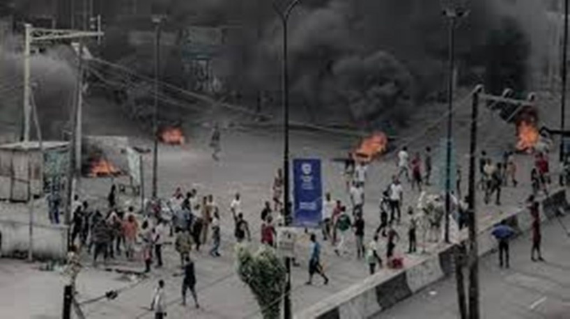 Après les manifestations réprimées dans le sang au Nigeria, la tension ne faiblit pas Après les manifestations réprimées dans le sang au Nigeria, la tension ne faiblit pas