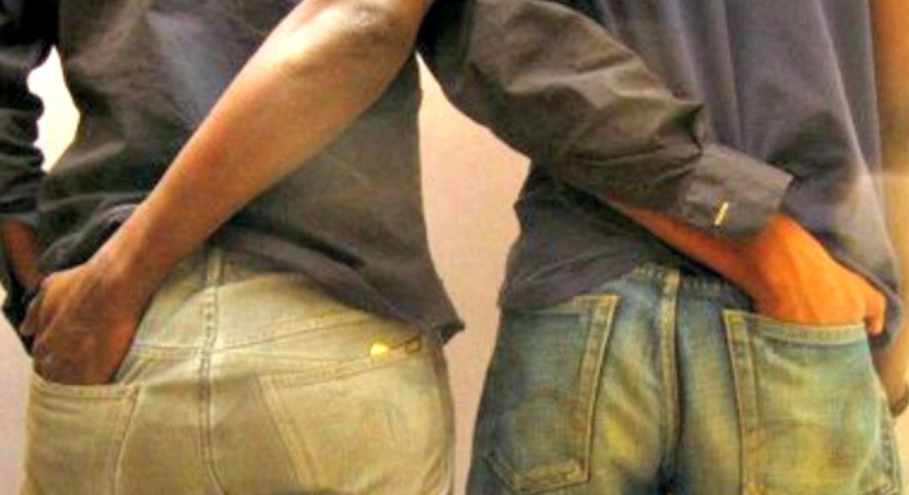 Procès 25 homosexuels arrêtés à Sacré-Cœur: les prévenus passent aux aveux, le parquet requiert 2 ans de prison ferme Procès 25 homosexuels arrêtés à Sacré-Cœur: les prévenus passent aux aveux, le parquet requiert 2 ans de prison ferme