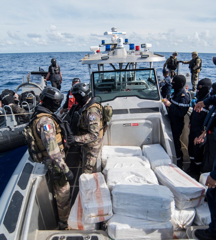 Cap Skiring: la Marine nationale intercepte une pirogue qui transportait une importante quantité de drogue Cap Skiring: la Marine nationale intercepte une pirogue qui transportait une importante quantité de drogue