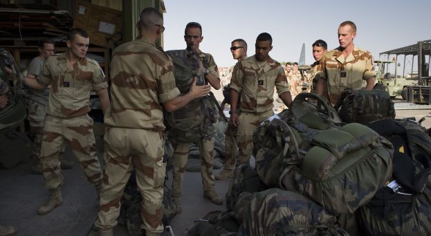 Mali: poursuite des raids aériens contre les groupes islamistes, situation stabilisée à Konna