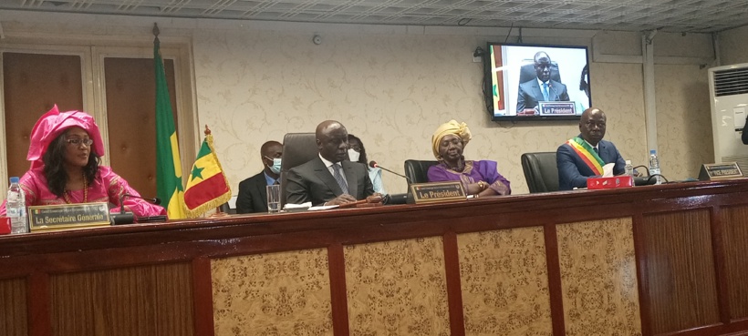 Passation de service CESE: Idy accuse Mimi Touré de ne lui avoir remis aucun document de sa gestion Passation de service CESE: Idy accuse Mimi Touré de ne lui avoir remis aucun document de sa gestion