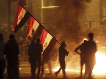 Des affrontements violents ont opposé des manifestants anti-Morsi dans la nuit du 25 au 26 janvier 2013