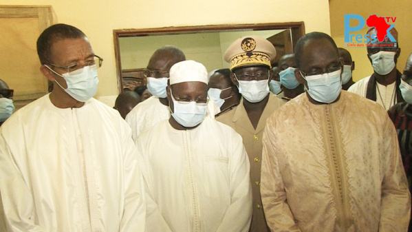 Maladie dermique qui affecte les pêcheurs: le ministre Abdou Karim Sall suspecte une origine algale Maladie dermique qui affecte les pêcheurs: le ministre Abdou Karim Sall suspecte une origine algale