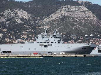 Le porte-hélicoptères d'assaut Dixmude Rama/Wikimedia commons