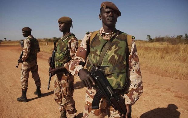 Mali: au moins deux soldats maliens tués dans l’explosion d’une mine