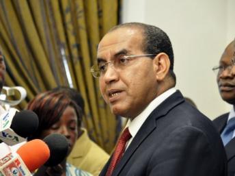 Ibrahim Ag Mohamed Assaleh (C), depute malien de Boulem à Ouagadougou, le 7 octobre 2012. AFP/ Ahmed OUOBA