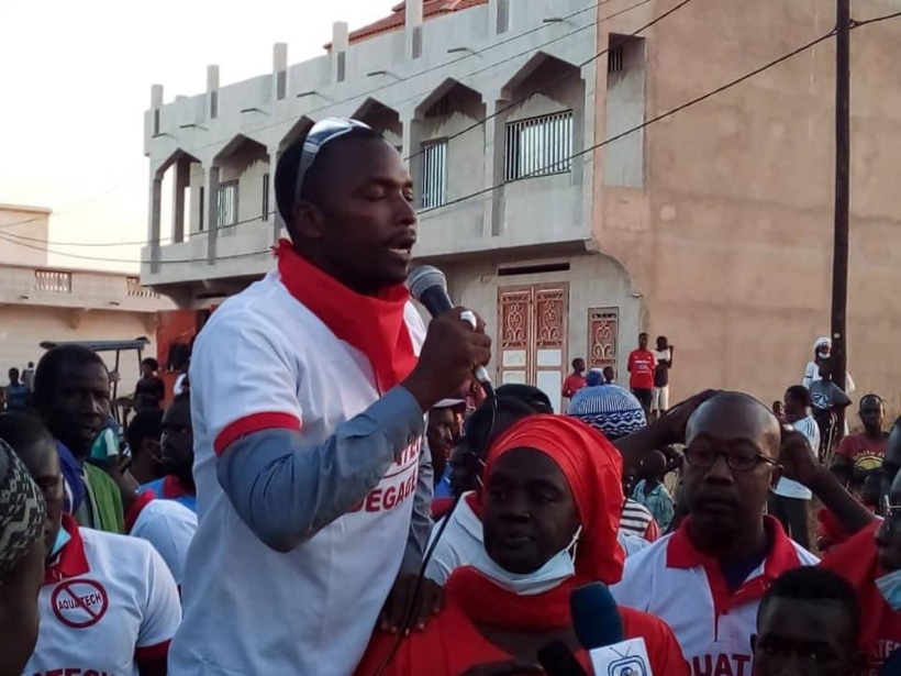 Mboro: Guy Marius participe à la marche de milliers de populations pour le départ d’Aquatech