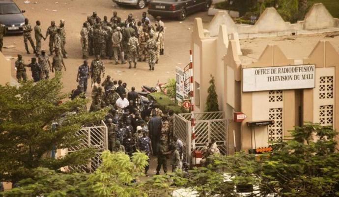 Des blessés dans l’attaque par des soldats maliens d’un camp militaire à Bamako