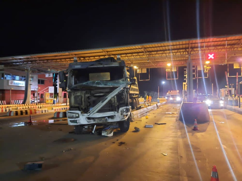 Alerte - Un conducteur de camion qui somnolait heurte un poste de péage: la Secaa informe que la circulation sur le sens Diamniadio-Dakar sera fortement impactée dans les prochains jours Alerte - Un conducteur de camion qui somnolait heurte un poste de péage: la Secaa informe que la circulation sur le sens Diamniadio-Dakar sera fortement impactée dans les prochains jours
