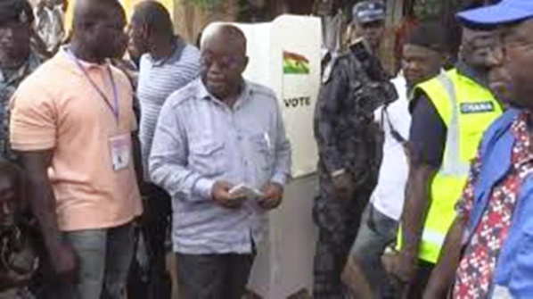 Présidentielle au Ghana : Nana Akufo-Addo réélu avec 51,59% des voix Présidentielle au Ghana : Nana Akufo-Addo réélu avec 51,59% des voix