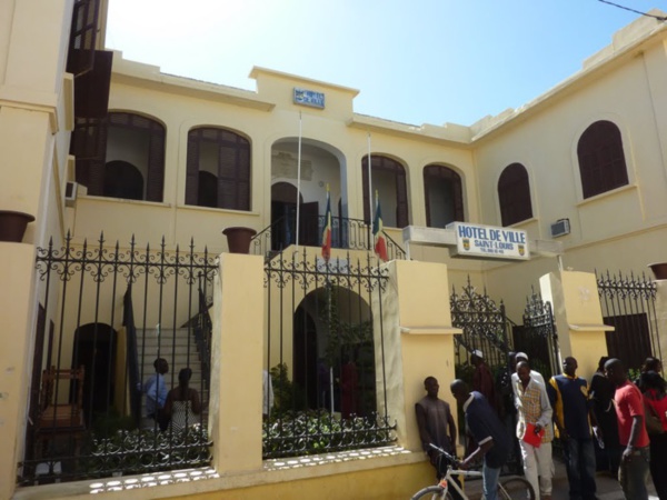 Avenue Macky Sall: des Saint-Louisiens vont marcher samedi devant la mairie pour dire non à Mansour Faye Avenue Macky Sall: des Saint-Louisiens vont marcher samedi devant la mairie pour dire non à Mansour Faye