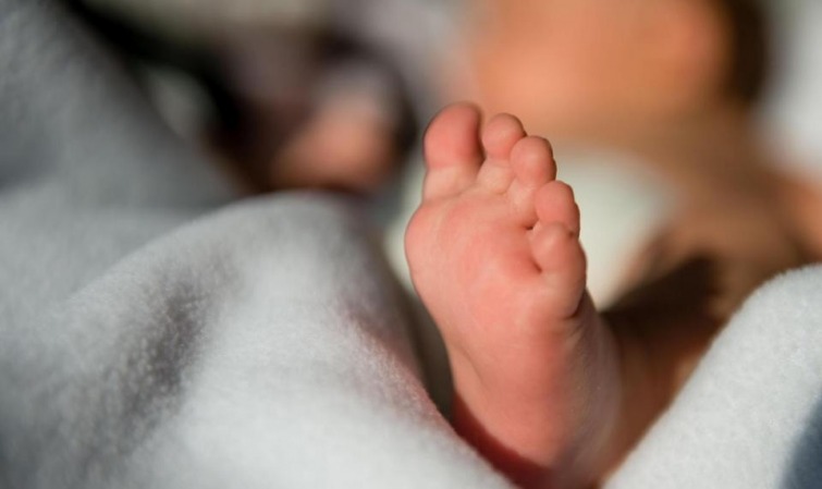 Bébé jeté au bassin de Nietty Mbar : arrêtée, la mise en cause balance sa mère