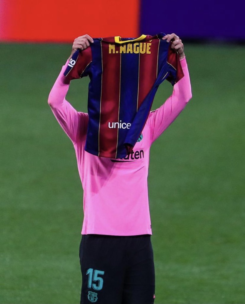 Le défenseur central du Barça Clément Lenglet marque et rend hommage à Moussa Wagué Le défenseur central du Barça Clément Lenglet marque et rend hommage à Moussa Wagué