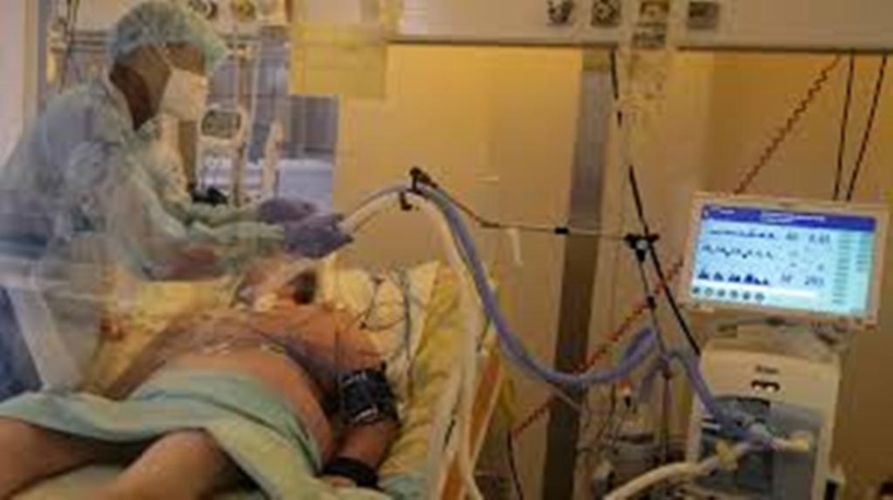 Covid-19: pourquoi la France craint une nouvelle flambée des cas en janvier