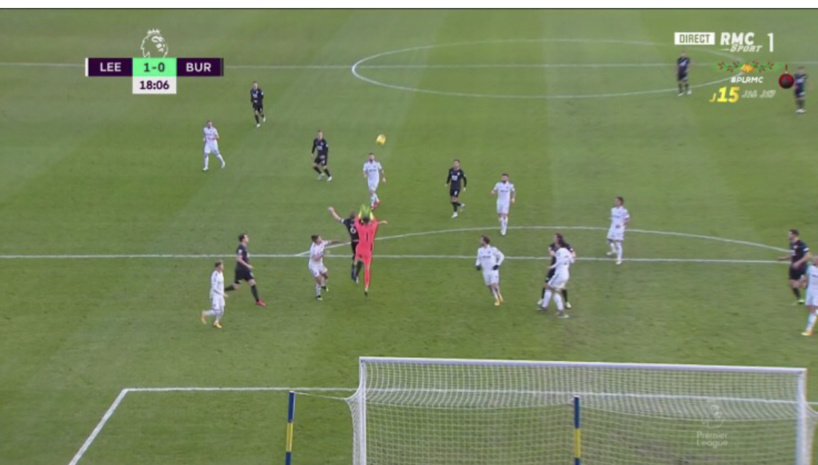 #BoxingDay - Burnley s’incline contre Leeds... à cause d’une litigieuse décision arbitrale #BoxingDay - Burnley s’incline contre Leeds... à cause d’une litigieuse décision arbitrale