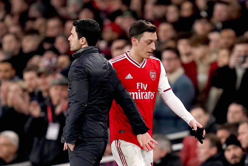 Arsenal tente tout pour se débarrasser de Mesut Özil Arsenal tente tout pour se débarrasser de Mesut Özil