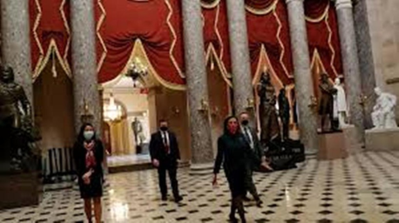 États-Unis: le Congrès passe outre le veto de Trump et approuve le budget de la Défense