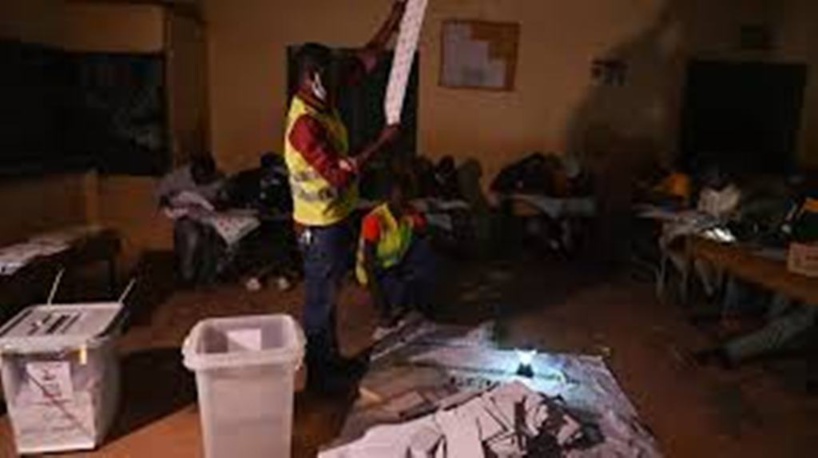 Nuit électorale au Niger: les résultats provisoires diffusés au compte-goutte Nuit électorale au Niger: les résultats provisoires diffusés au compte-goutte