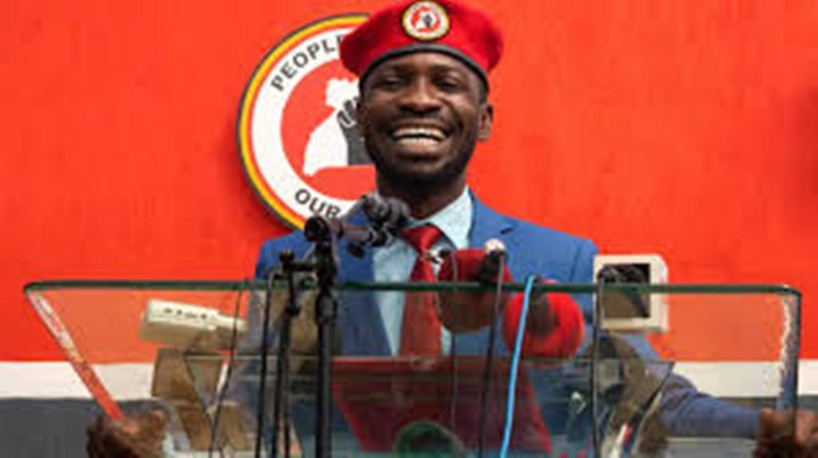 Ouganda: après les affrontements de dimanche, Bobi Wine repart en campagne Ouganda: après les affrontements de dimanche, Bobi Wine repart en campagne
