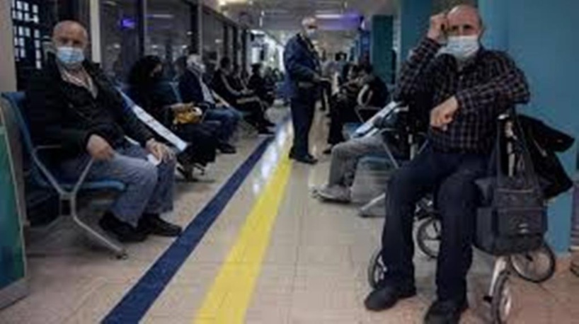 Covid-19 en Israël: une campagne de vaccination express menacée par une rupture de stocks Covid-19 en Israël: une campagne de vaccination express menacée par une rupture de stocks