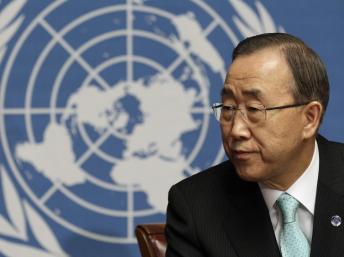 Le secrétaire général de l'ONU Ban Ki-moon doit présenter avant fin mars un rapport sur la faisabilité de l'envoi de casques bleus au Mali. REUTERS/Denis Balibouse