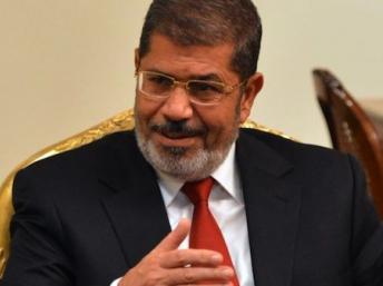 Report des élections égyptiennes, un camouflet pour Morsi