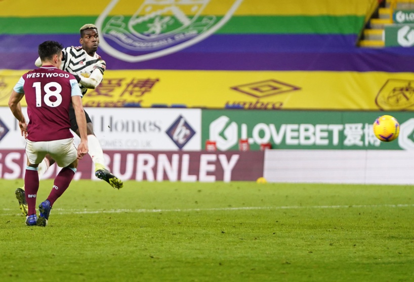 Un but de Pogba installe Manchester United à la tête de la Premier League Un but de Pogba installe Manchester United à la tête de la Premier League