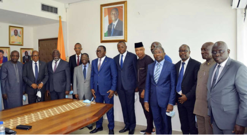 Présidence CAF: Augustin Senghor et l’Ivoirien Jacques Anouma pour une candidature unique Présidence CAF: Augustin Senghor et l’Ivoirien Jacques Anouma pour une candidature unique