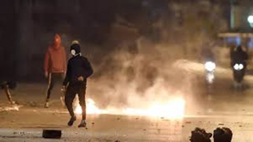 Tunisie : de nouveaux heurts quelques jours après les dix ans de la révolution Tunisie : de nouveaux heurts quelques jours après les dix ans de la révolution
