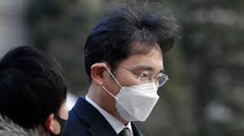 Corée du Sud: accusé de corruption, l’héritier de Samsung condamné à deux ans et demi de prison
