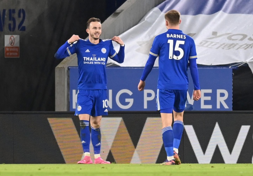 Leicester bat Chelsea et prend la tête de la Premier League