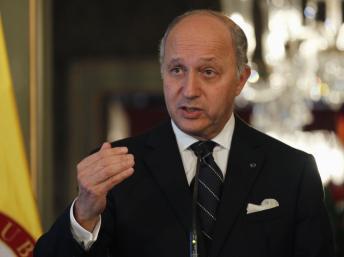 En visite au Nigeria, Laurent Fabius reste discret sur les otages français dans le pays