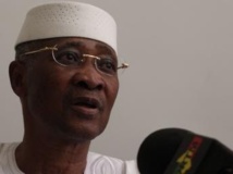 Amadou Toumani Touré lors de sa déclaration de démission le 8 avril 2012.