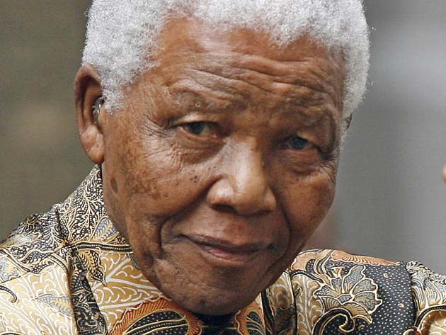 Afrique du Sud : Nelson Mandela hospitalisé pour une infection pulmonaire