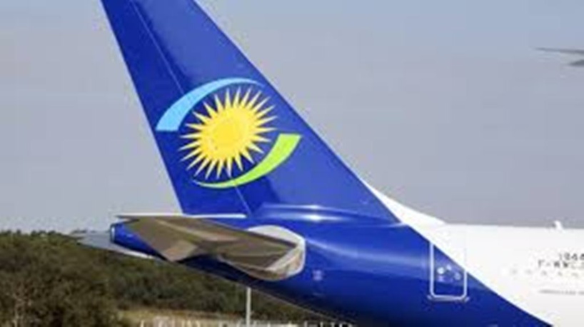 Centrafrique: la compagnie aérienne RwandAir a atterri pour la première fois à Bangui Centrafrique: la compagnie aérienne RwandAir a atterri pour la première fois à Bangui
