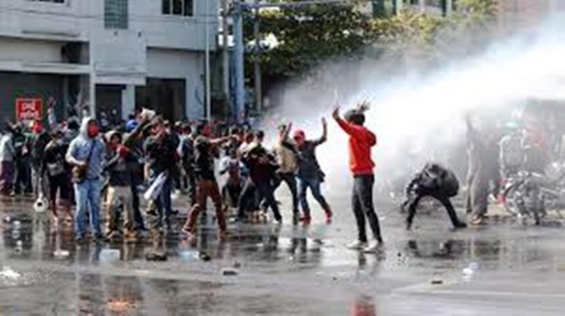 Birmanie: la tension monte contre les manifestants anti-coup d'État Birmanie: la tension monte contre les manifestants anti-coup d'État