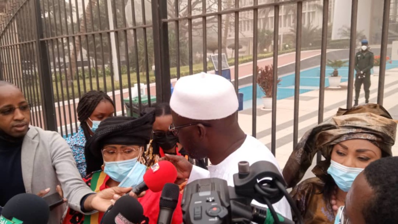 Tohu-bohu à l’Assemblée nationale: les députés de l’opposition boudent la commission ad hoc qu’ils accusent de falsification de document Tohu-bohu à l’Assemblée nationale: les députés de l’opposition boudent la commission ad hoc qu’ils accusent de falsification de document