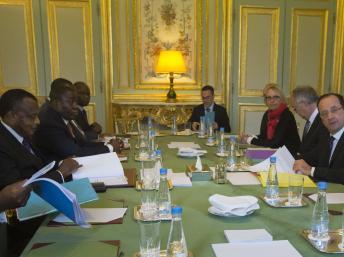 Denis Sassou Nguesso et François Hollande ont eu un entretien de plus d'une heure, ce lundi 8 avril à l'Elysée. REUTERS/Jacques Brinon/Pool