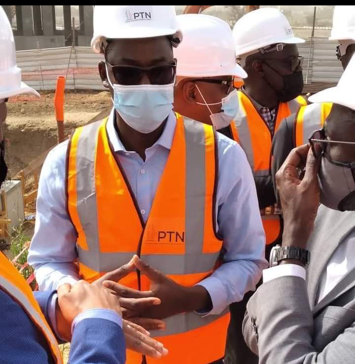 Le ministre Yankhoba Diatara en visite sur les chantiers Datacenter de l'ADIE à Diamniadio