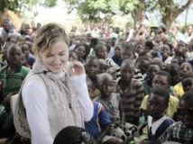 Madonna dans une école primaire du Malawi, le 2 avril 2013.