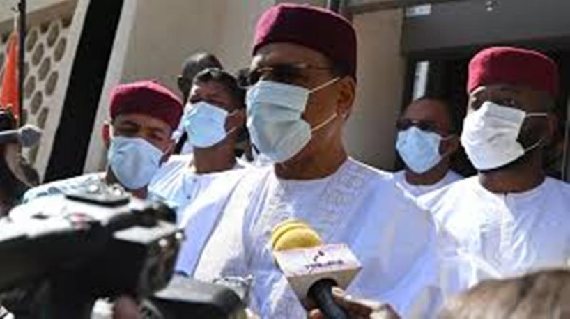 Présidentielle au Niger: Bazoum déclaré vainqueur, selon des résultats provisoires déjà contestés Présidentielle au Niger: Bazoum déclaré vainqueur, selon des résultats provisoires déjà contestés