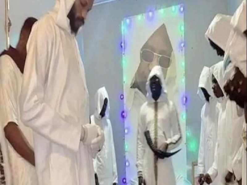 Tawaaf à Touba : un mandat d'arrêt international lancé contre A.A, "guide suprême" des illuminés