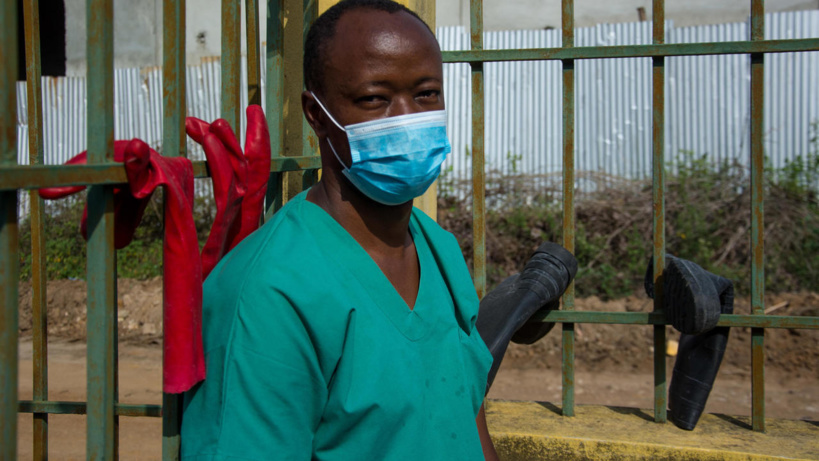 Guinée: guéri d'Ebola, le Dr Papus s'engage en première ligne contre à la maladie Guinée: guéri d'Ebola, le Dr Papus s'engage en première ligne contre à la maladie