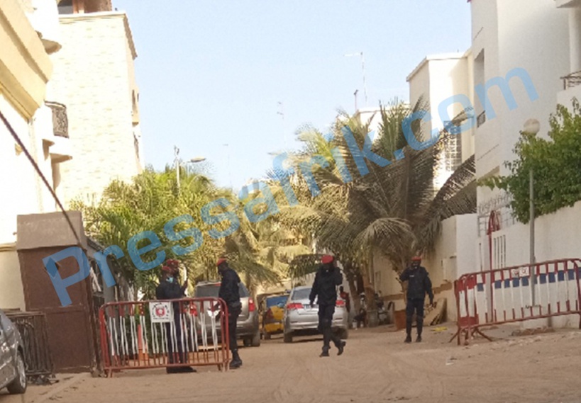Le domicile de Ousmane Sonko toujours sous surveillance policière Le domicile de Ousmane Sonko toujours sous surveillance policière