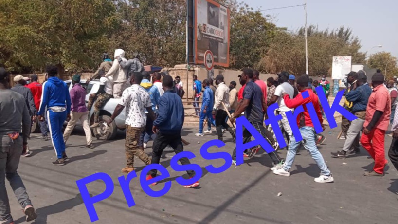 Arrestation d'Ousmane Sonko: Les images d'une guérilla qui paralyse Dakar (reportage photos) Arrestation d'Ousmane Sonko: Les images d'une guérilla qui paralyse Dakar (reportage photos)