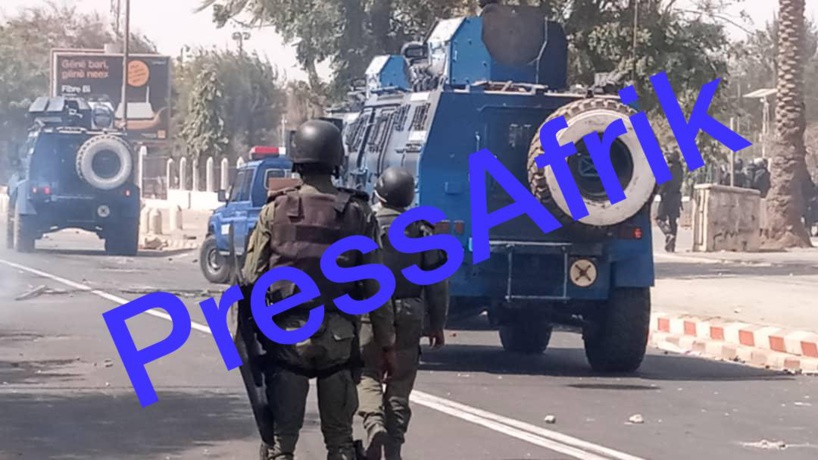 Arrestation d'Ousmane Sonko: Les images d'une guérilla qui paralyse Dakar (reportage photos) Arrestation d'Ousmane Sonko: Les images d'une guérilla qui paralyse Dakar (reportage photos)