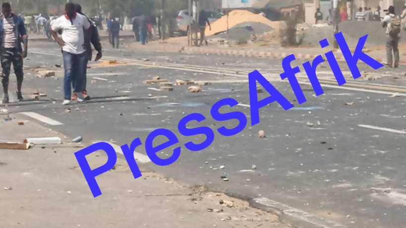 Arrestation d'Ousmane Sonko: Les images d'une guérilla qui paralyse Dakar (reportage photos) Arrestation d'Ousmane Sonko: Les images d'une guérilla qui paralyse Dakar (reportage photos)