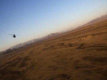 Un hélicoptère survole l'Afghanistan le 5 février 2013.