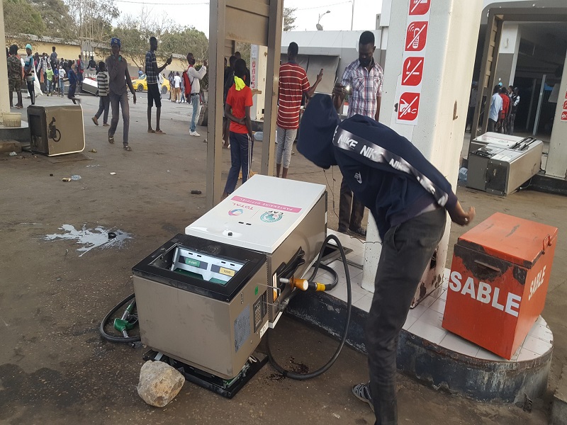 48 stations-service saccagées dont 35 à Dakar, la reprise prévue d'ici 6 mois