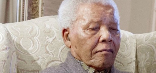 Afrique du Sud : les premières images de Nelson Mandela depuis neuf mois